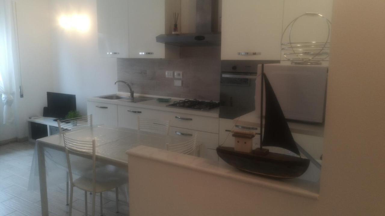 Monica'S Apartment 마리나 디 카라라 외부 사진